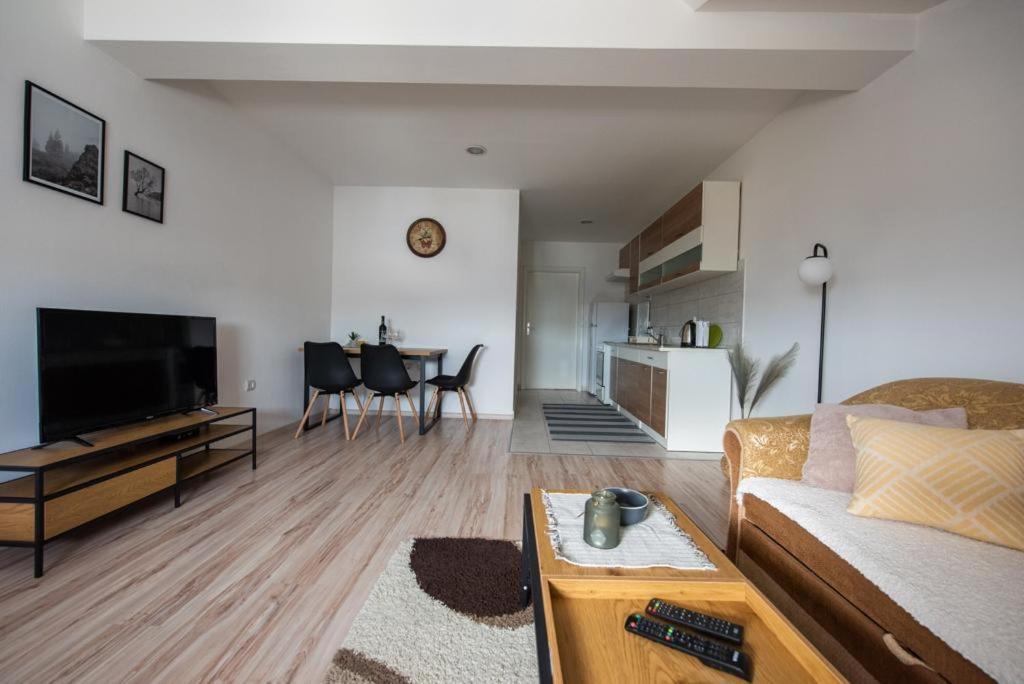 Apartman Luca ليفنو المظهر الخارجي الصورة