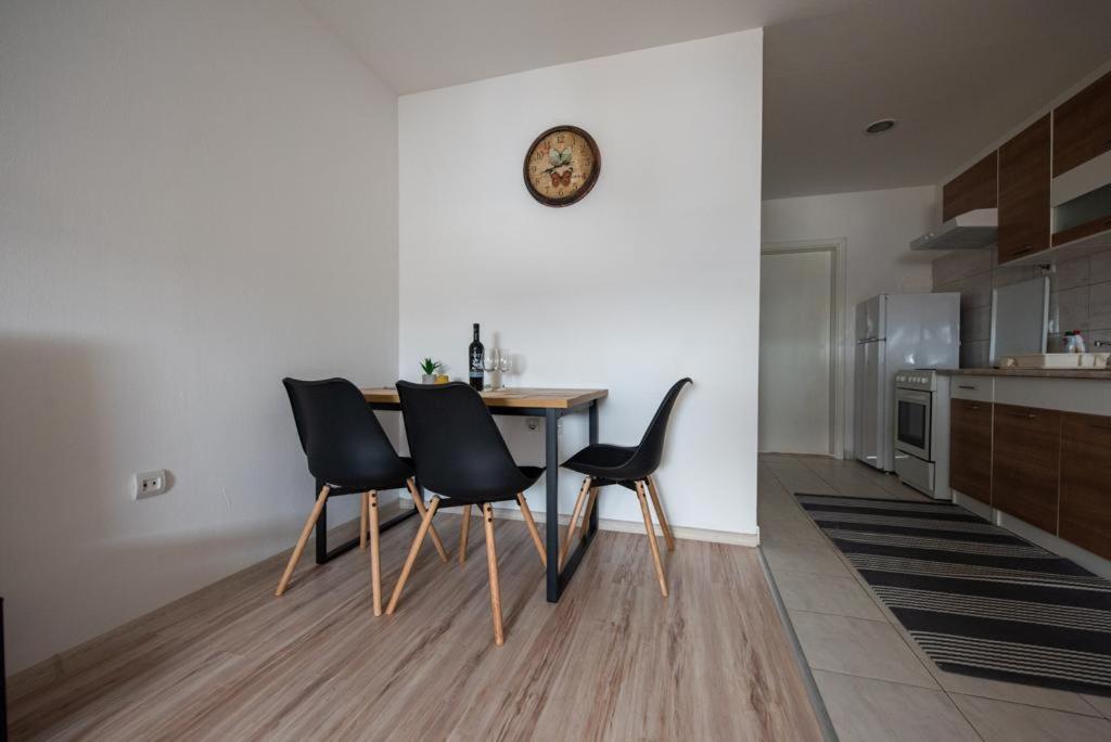 Apartman Luca ليفنو المظهر الخارجي الصورة