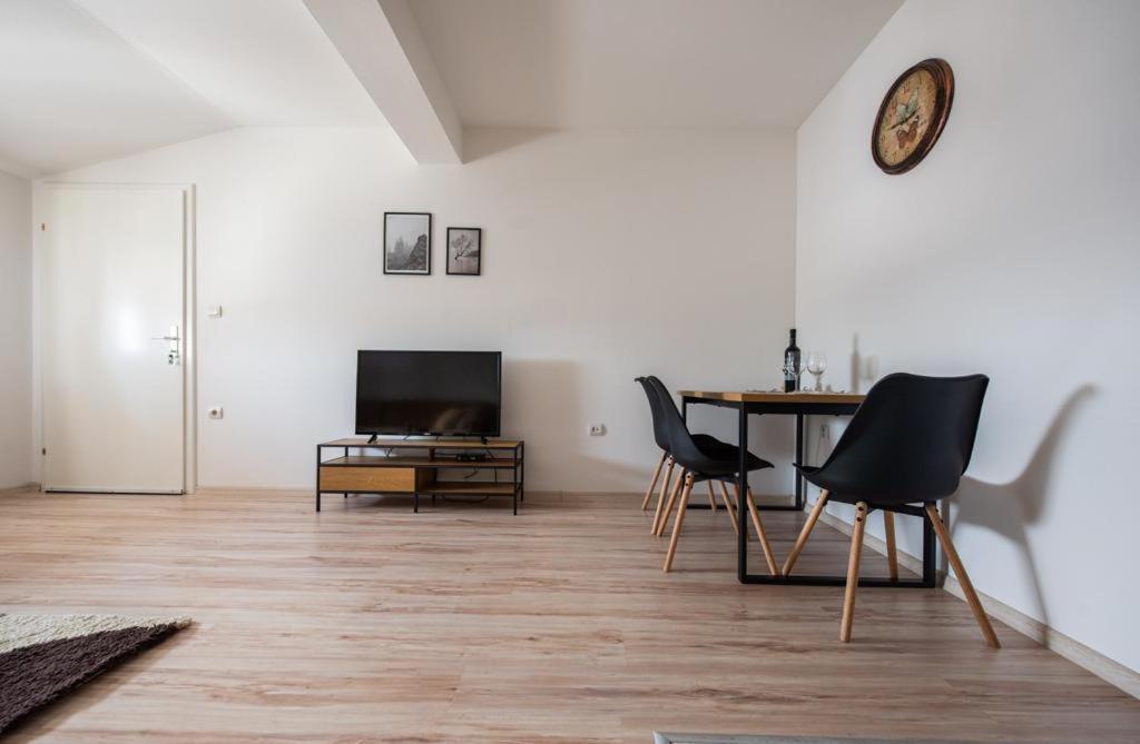 Apartman Luca ليفنو المظهر الخارجي الصورة